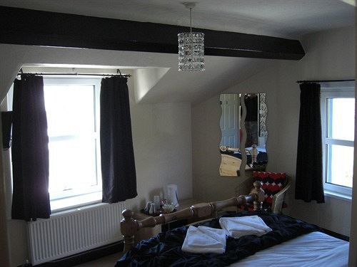 Babbling Brook Guest house 3*
